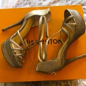 Jessica Simpson heels
